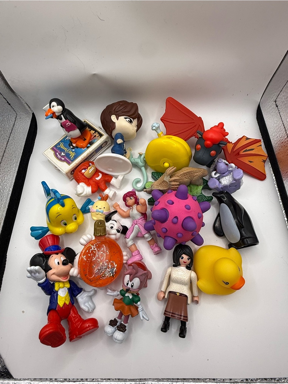 Assorted toys lot Vintage 90s to Now, McDonalds, Sega, Burger King, Monster High